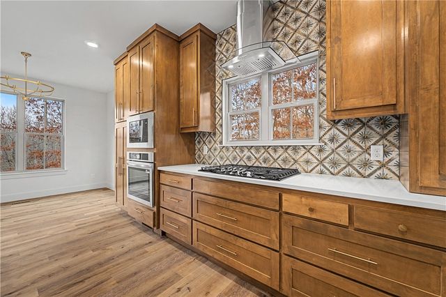 6 Oundle Lane, Bella Vista, AR 72714