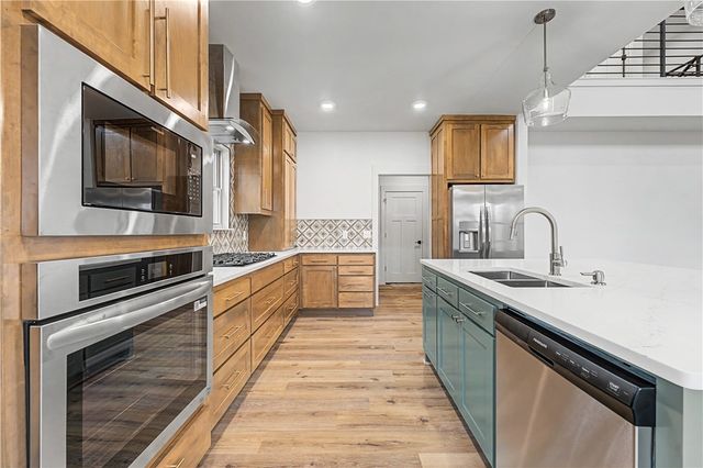 6 Oundle Lane, Bella Vista, AR 72714