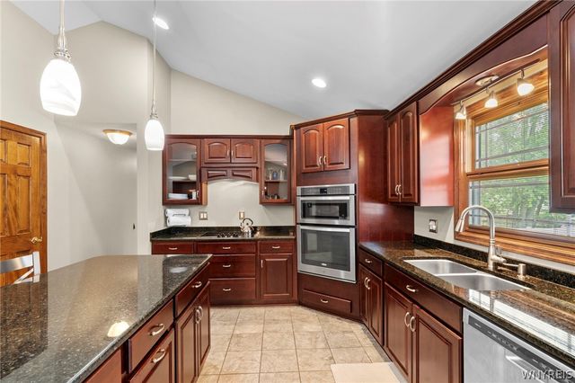 1145 Sheree Drive, Grand Island, NY 14072