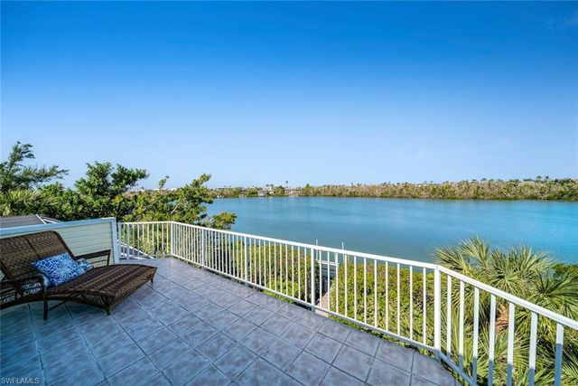 5810 Pine Tree DR, Sanibel, FL 33957