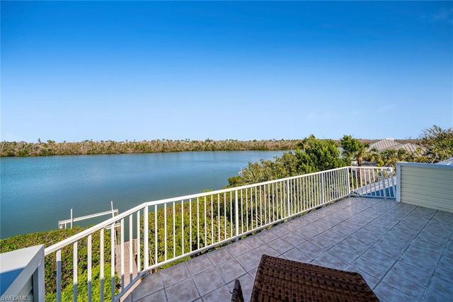 5810 Pine Tree DR, Sanibel, FL 33957
