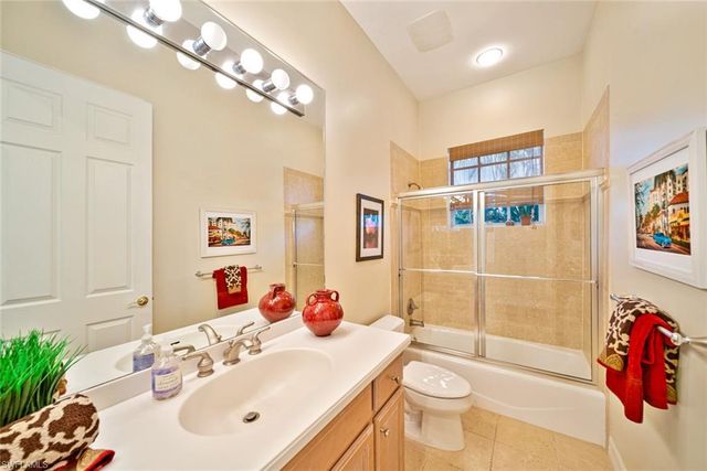 5810 Pine Tree DR, Sanibel, FL 33957