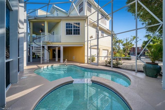 5810 Pine Tree DR, Sanibel, FL 33957