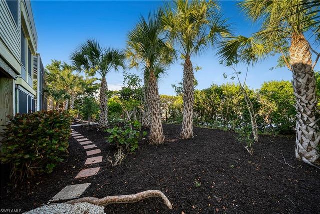 5810 Pine Tree DR, Sanibel, FL 33957