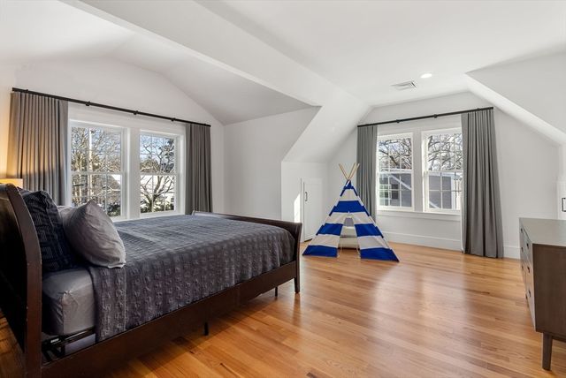 148 Lexington St, Newton, MA 02466