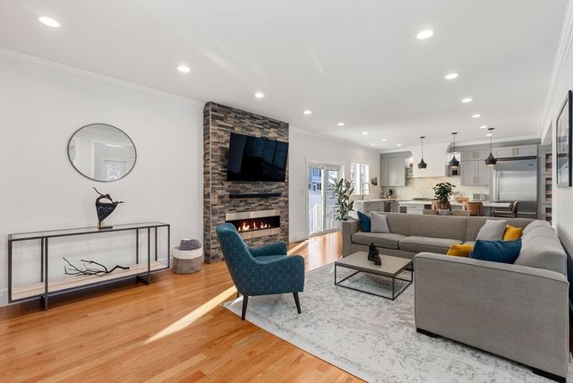 148 Lexington St, Newton, MA 02466