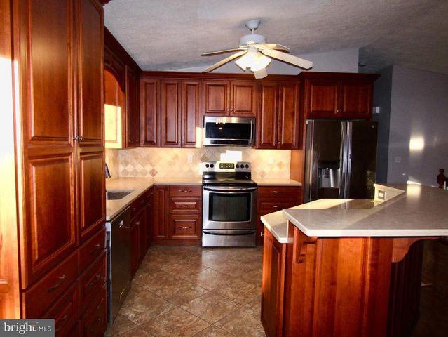 209 OAK AVE, Severna Park, MD 21146