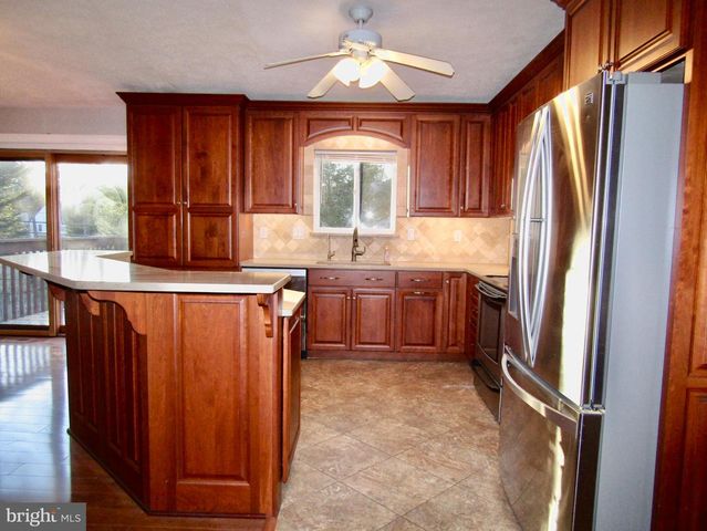 209 OAK AVE, Severna Park, MD 21146