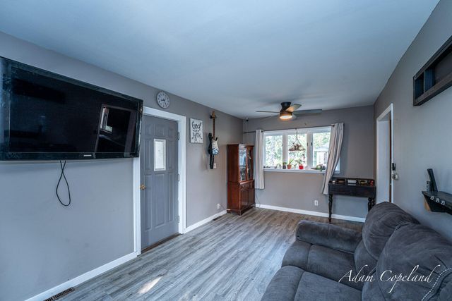 326 43rd Street SE, Kentwood, MI 49548