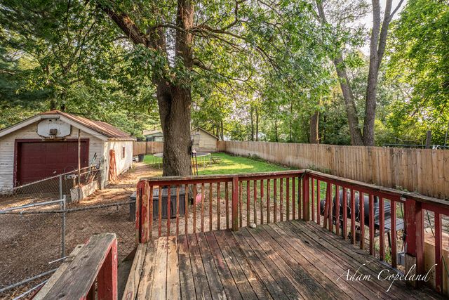 326 43rd Street SE, Kentwood, MI 49548