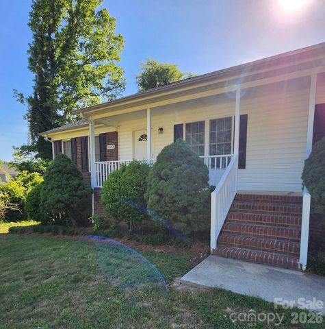 1020 Rosewood Drive, Dallas, NC 28034