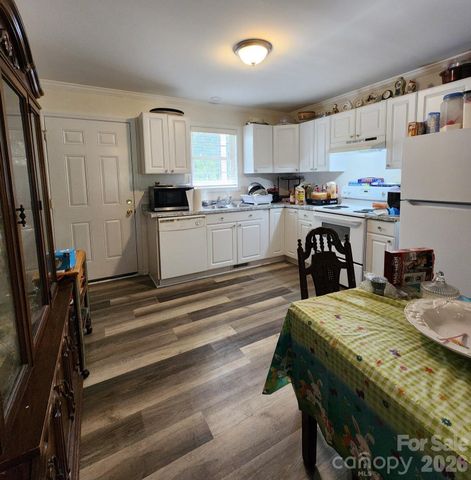 1020 Rosewood Drive, Dallas, NC 28034