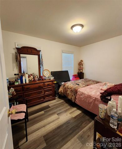 1020 Rosewood Drive, Dallas, NC 28034