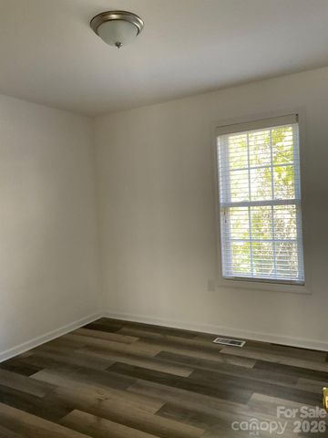 1020 Rosewood Drive, Dallas, NC 28034