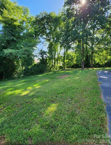 1020 Rosewood Drive, Dallas, NC 28034