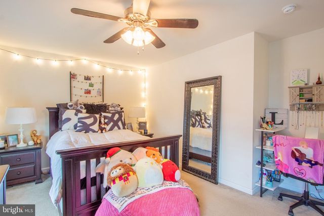 614 N GENERAL KNYPHAUSEN CT, Newark, DE 19702