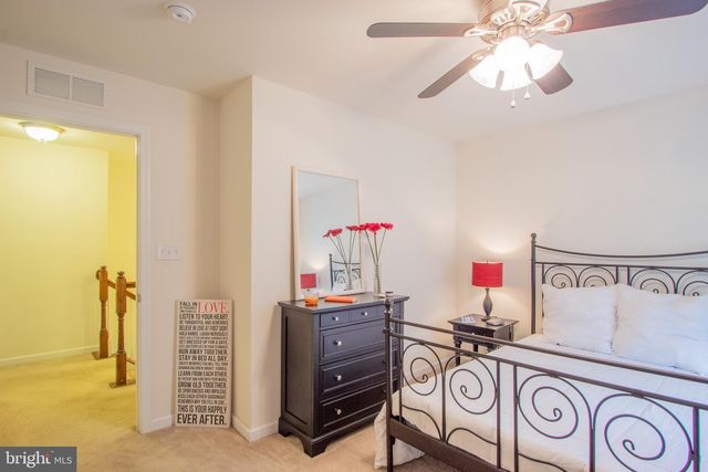 614 N GENERAL KNYPHAUSEN CT, Newark, DE 19702