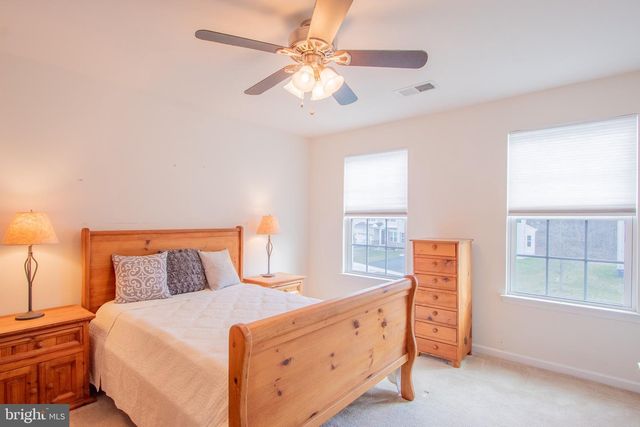 614 N GENERAL KNYPHAUSEN CT, Newark, DE 19702