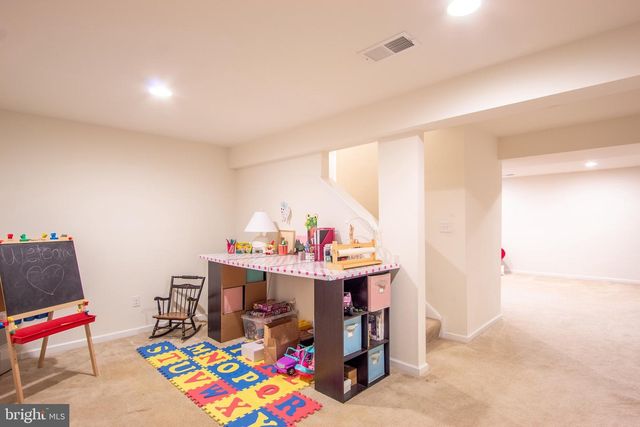 614 N GENERAL KNYPHAUSEN CT, Newark, DE 19702