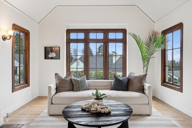 4107 4107 Lyman Rd, Oakland, CA 94602