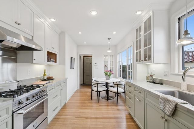 4107 4107 Lyman Rd, Oakland, CA 94602