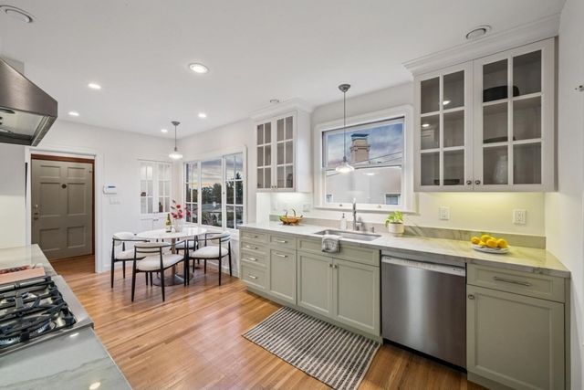 4107 4107 Lyman Rd, Oakland, CA 94602