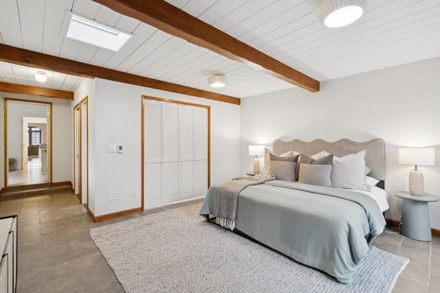 4107 4107 Lyman Rd, Oakland, CA 94602