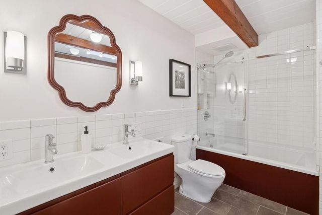 4107 4107 Lyman Rd, Oakland, CA 94602