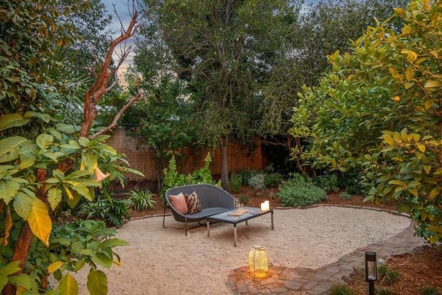 4107 4107 Lyman Rd, Oakland, CA 94602