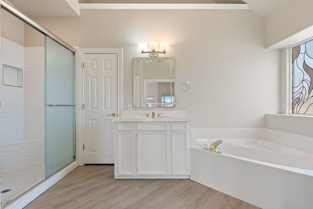 117 Longhorn DR, Horseshoe Bay, TX 78657