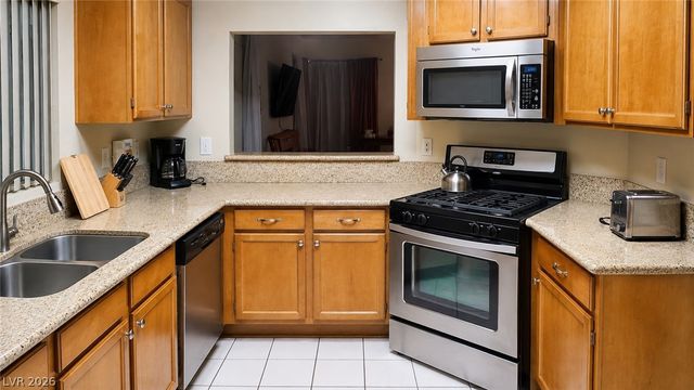 44 Fantasia Lane, Henderson, NV 89074