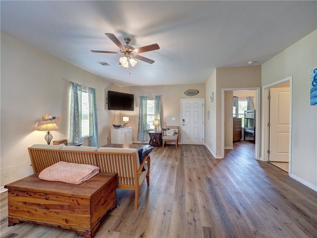 1102 S Mccampbell St, Aransas Pass, TX 78336 — photo 5