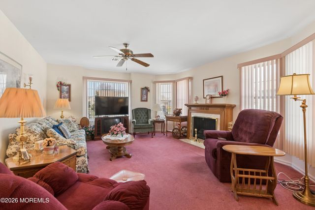 10 Stroud Court, Toms River, NJ 08757