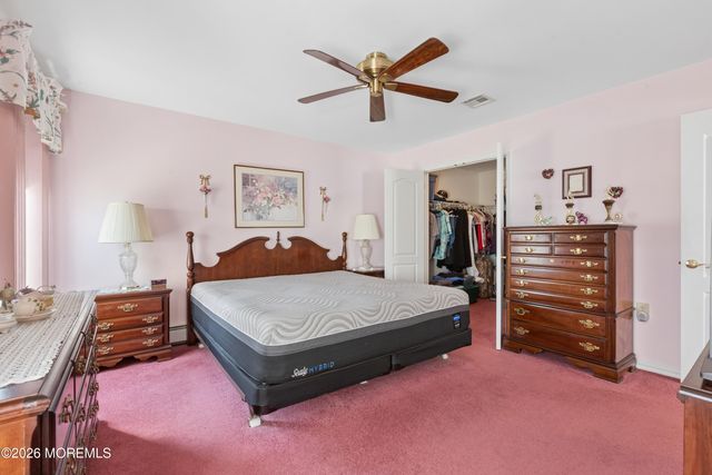 10 Stroud Court, Toms River, NJ 08757