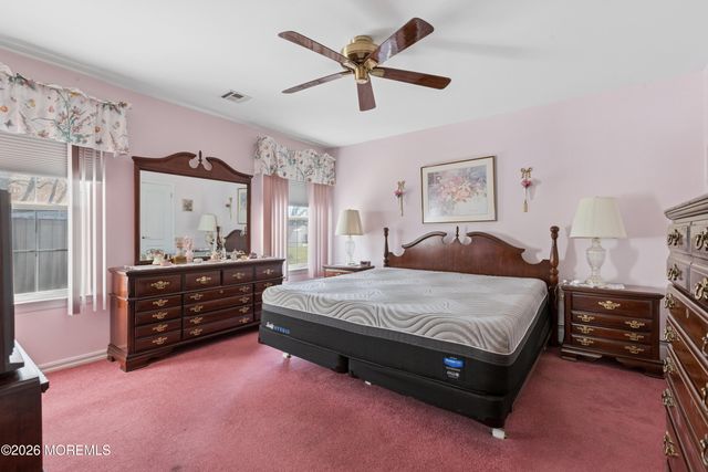 10 Stroud Court, Toms River, NJ 08757