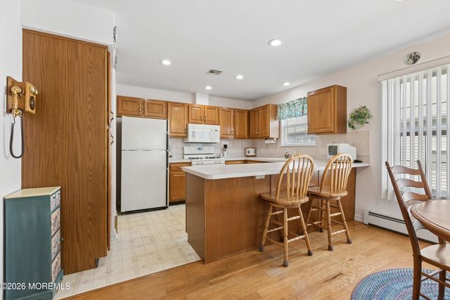 10 Stroud Court, Toms River, NJ 08757