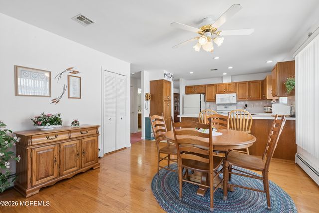 10 Stroud Court, Toms River, NJ 08757