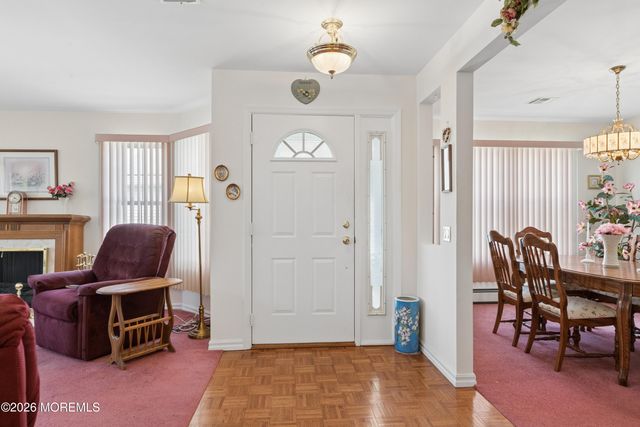 10 Stroud Court, Toms River, NJ 08757