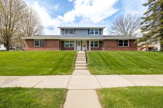 220 S 18th #4 AVENUE, West Bend, WI 53095