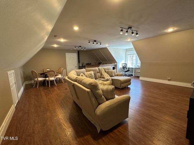 186 Butchertown Road, Fall Branch, TN 37656