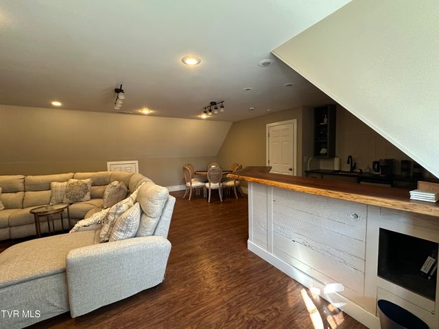 186 Butchertown Road, Fall Branch, TN 37656