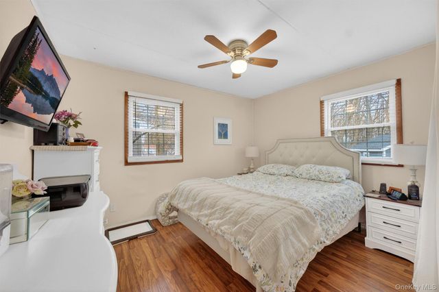 8 Van Wyck Drive, Poughkeepsie, NY 12601