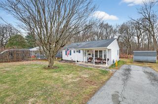 8 Van Wyck Drive, Poughkeepsie, NY 12601