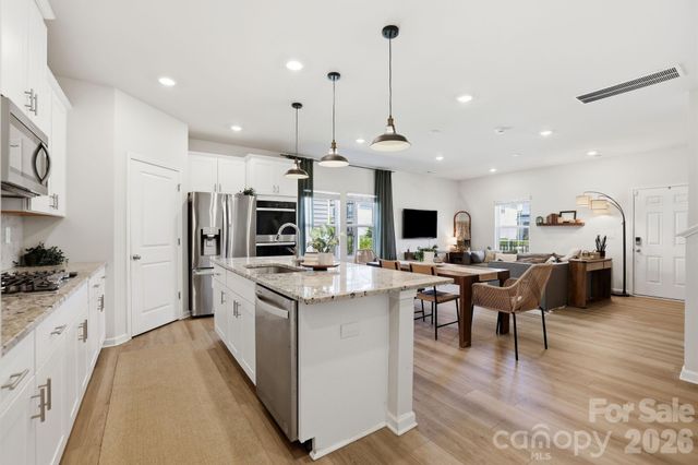 207 Orson Oaks Lane, Pineville, NC 28134