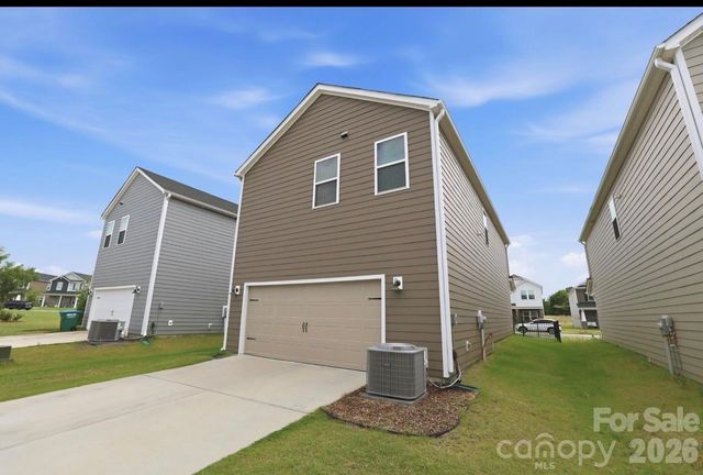207 Orson Oaks Lane, Pineville, NC 28134