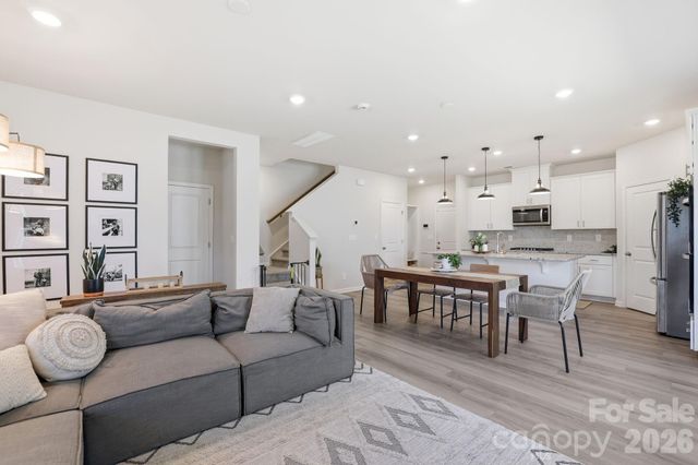 207 Orson Oaks Lane, Pineville, NC 28134