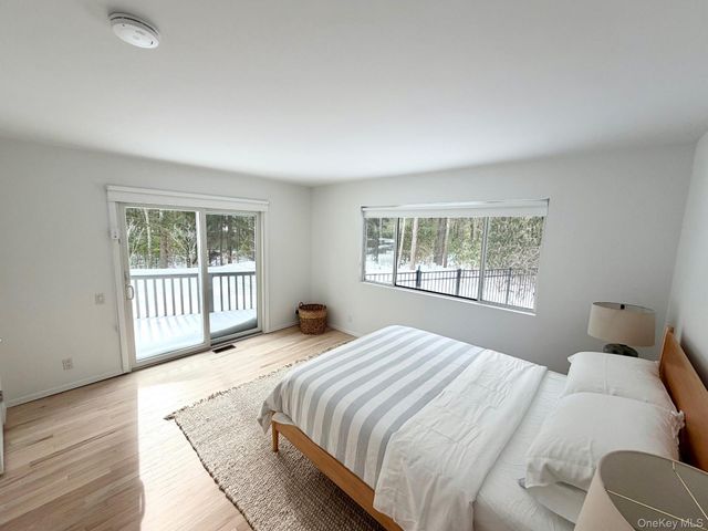 33 Oak Hill Lane, East Hampton, NY 11937
