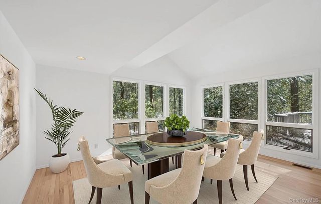 33 Oak Hill Lane, East Hampton, NY 11937
