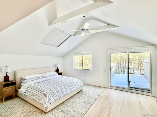 33 Oak Hill Lane, East Hampton, NY 11937