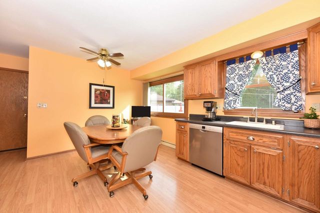N56W15810 Bette DRIVE, Menomonee Falls, WI 53051